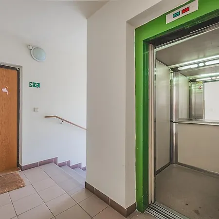 Flat In Calm Neighborhood 1 Διαμέρισμα Πράγα
