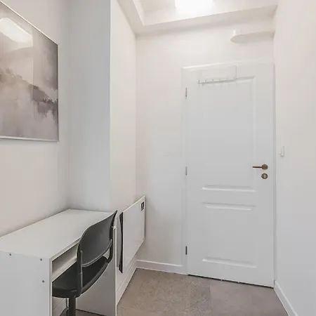 Flat In Calm Neighborhood 1 Διαμέρισμα Πράγα